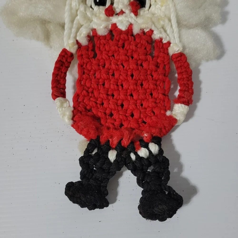 Vtg Handmade Macrame Santa Claus Wall Hanging Christmas Décor Fluffy Beard MCM
